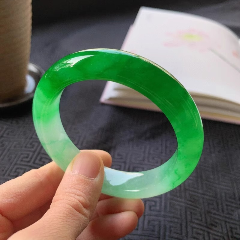 미얀마산 아이스 팔찌, 밝은 색상의 평평한 뱅글, 산과 - Bracelets 리뷰 및 가격
