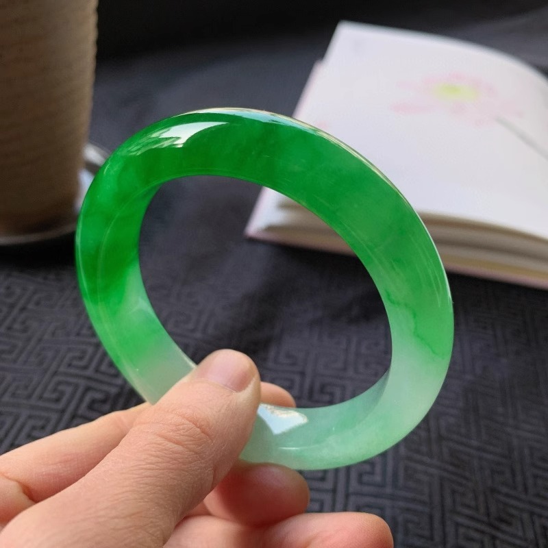 미얀마산 아이스 팔찌, 밝은 색상의 평평한 뱅글, 산과 - Bracelets 리뷰 및 가격
