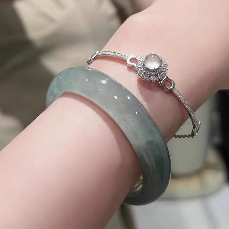 꽃무늬 팔찌, 오일 그린 색상의 고품질 아이스 제이디트 - Bracelets 리뷰 및 가격